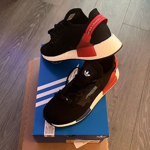 Adidas Men’s NMD_R1 v2 size 6